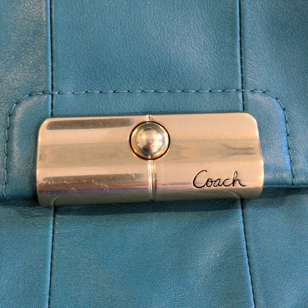 Coach purse - Picture 2 of 3
